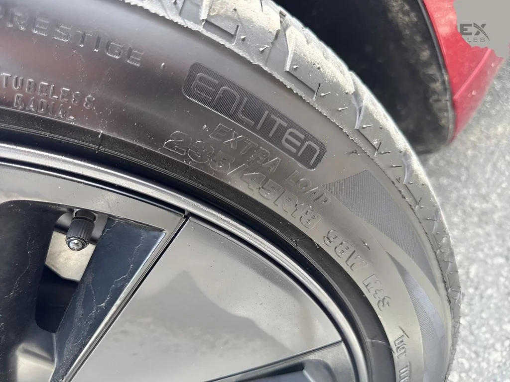 Used 2024  Tesla Long Range image 38