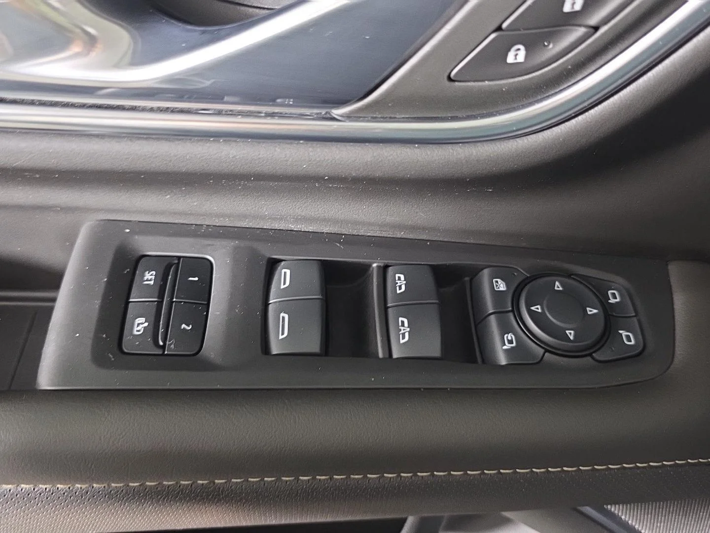 Used 2024 Onyx Black GMC SLT image 16