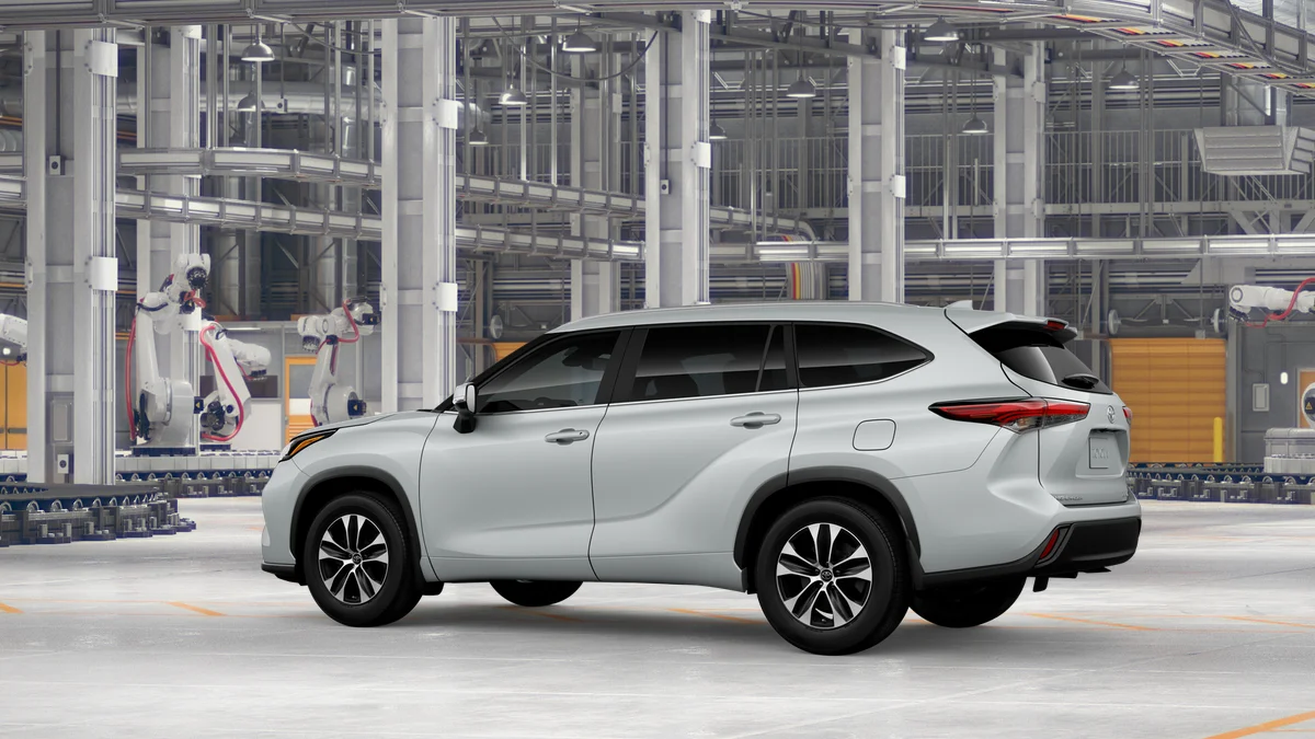 New 2026 Wind Chill Pearl Toyota XLE image 5