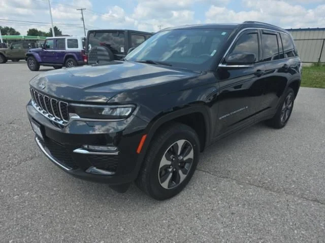 Used 2022 Black Jeep 4xe image 1