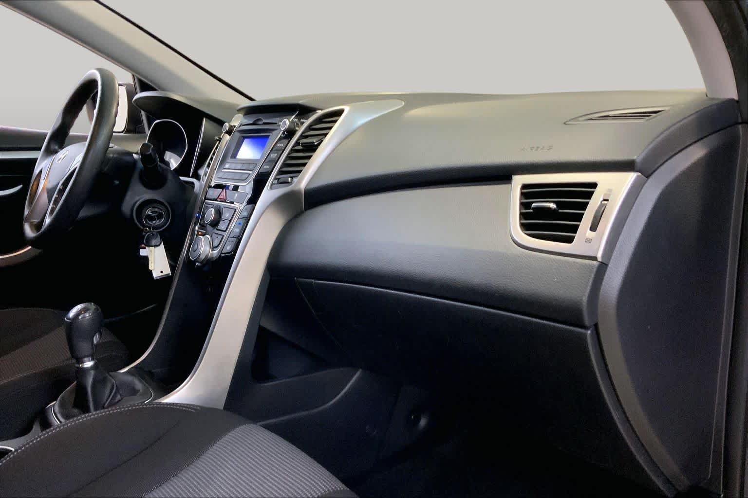 Used 2014 Black Noir Pearl Hyundai  image 18
