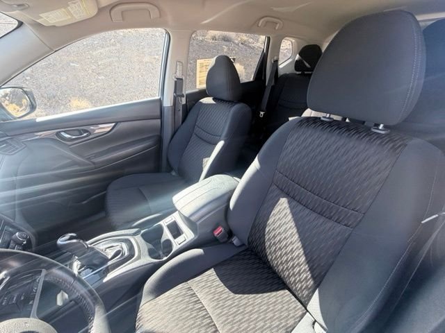2017 Nissan Rogue SV - Photo 25