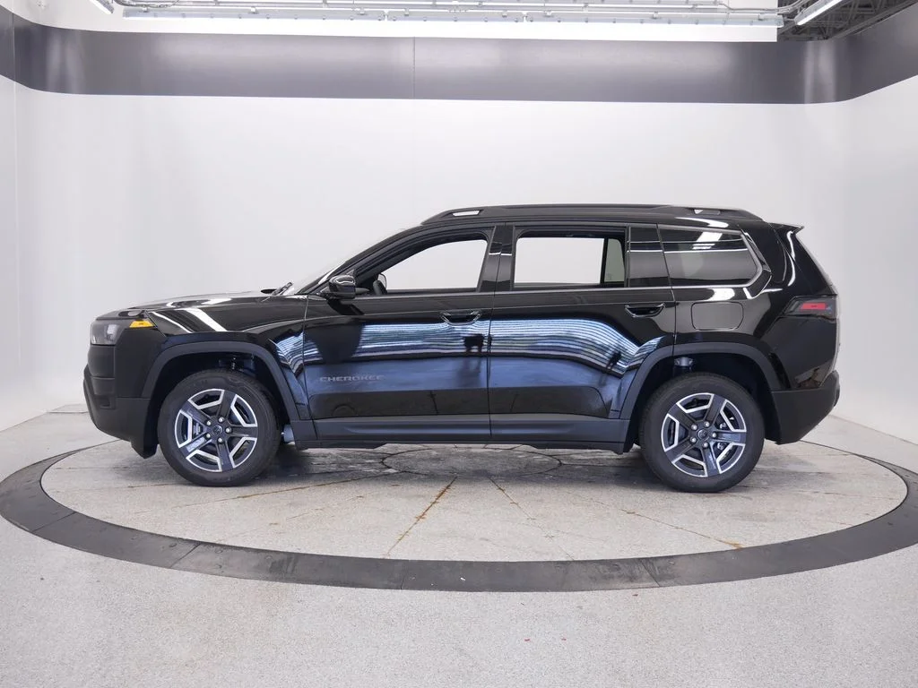 New 2026 Diamond Black Crystal Pearlcoat Jeep Limited image 2