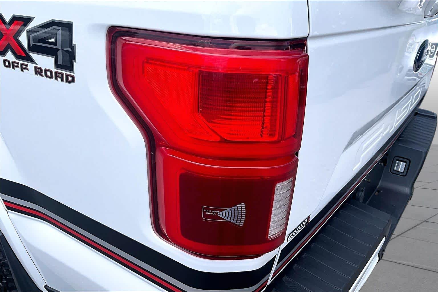 Used 2018 Oxford White Ford LARIAT image 27