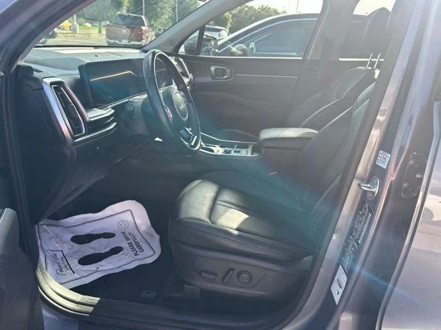 Used 2024 Silver Kia S image 21