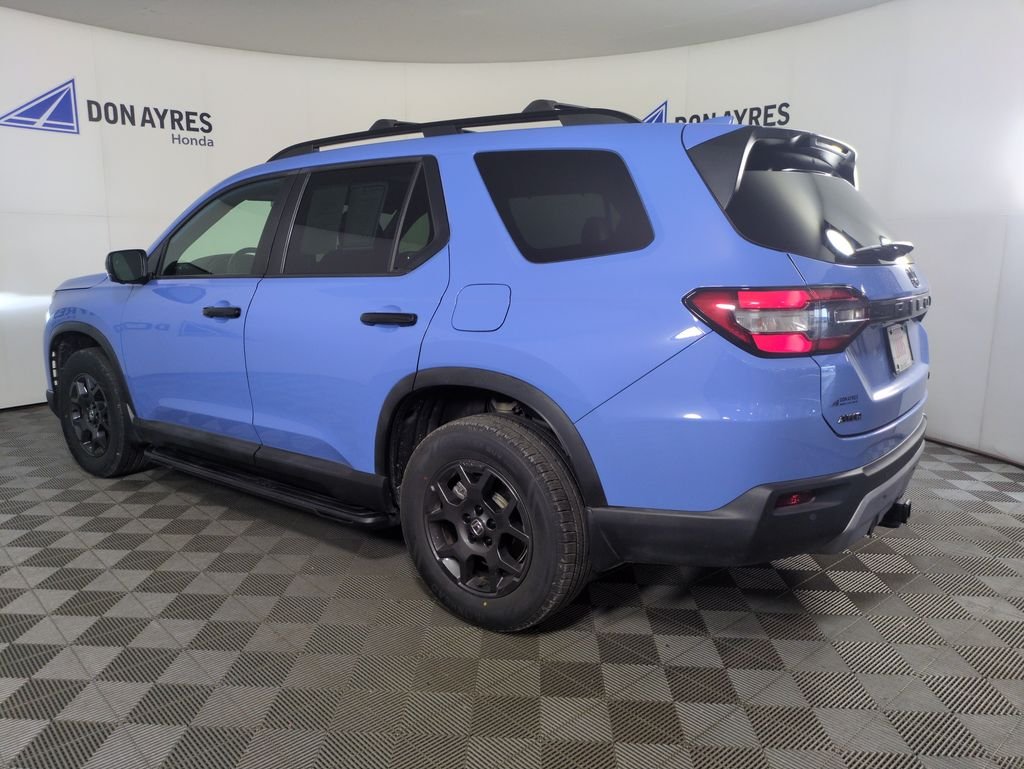 Certified Used 2023 Diffused Sky Pearl Honda TrailSport image 4