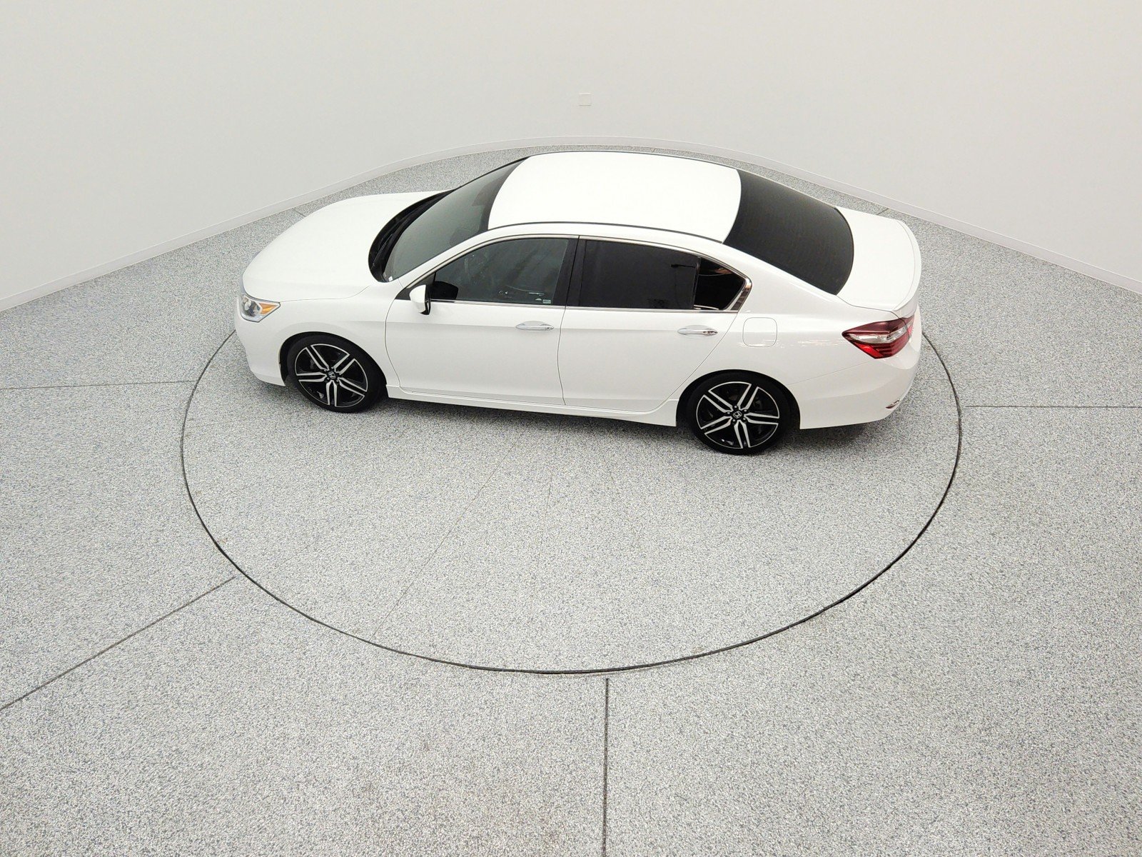 Used 2016 White Orchid Pearl Honda 4dr I4 CVT Sport image 16