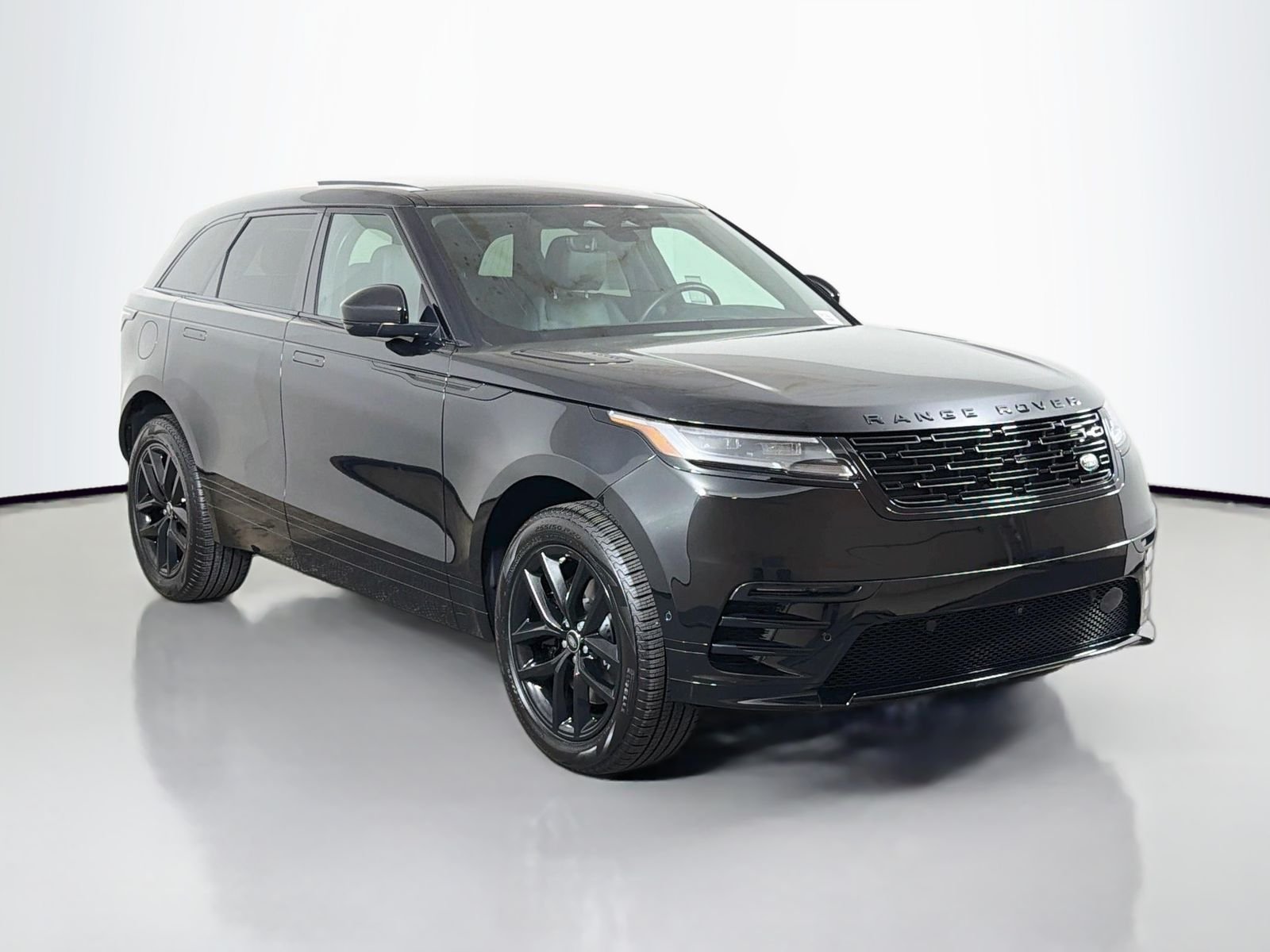 Used 2026 Santorini Black Metallic Land Rover Dynamic SE image 7