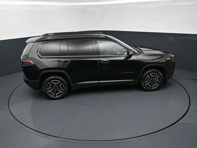 New 2026 Diamond Black Crystal Pearl-Coat Exterior Paint Jeep Limited image 18