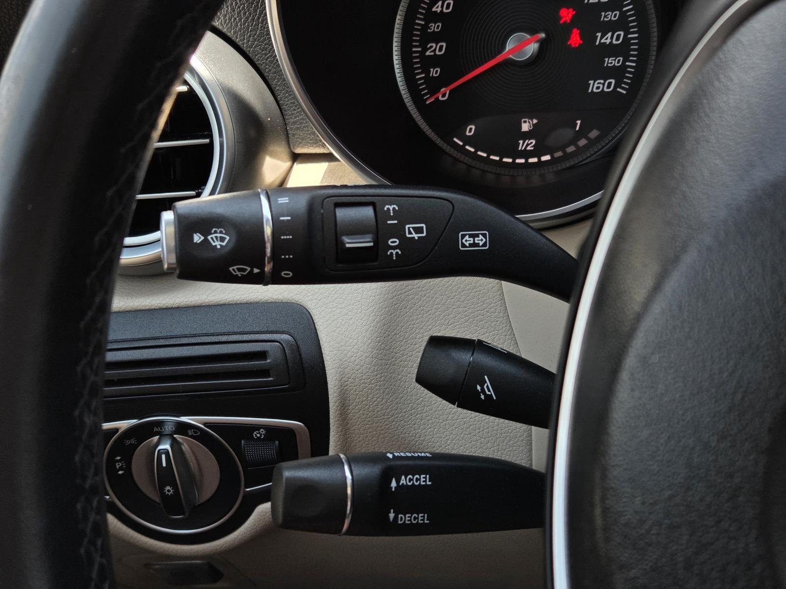 Used 2019 Polar White Mercedes-Benz GLC 300 image 20