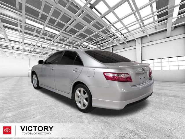 Used 2009 Silver Toyota SE image 6