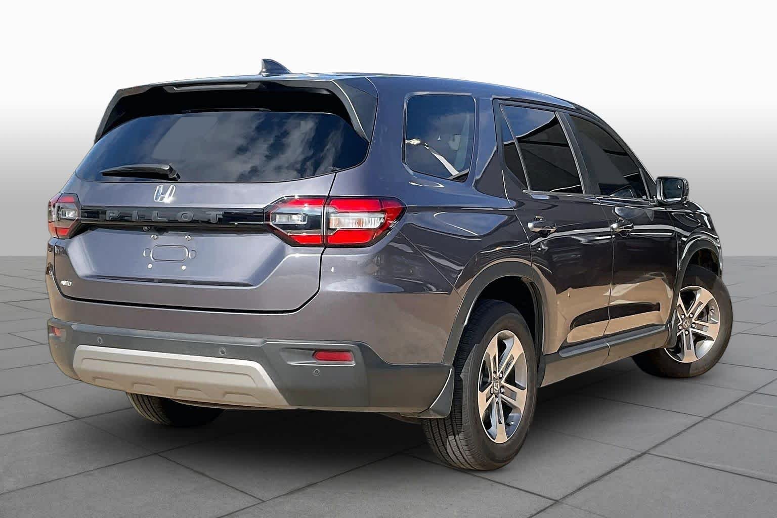 Used 2023 Modern Steel Metallic Honda EX-L 7 Passenger image 14
