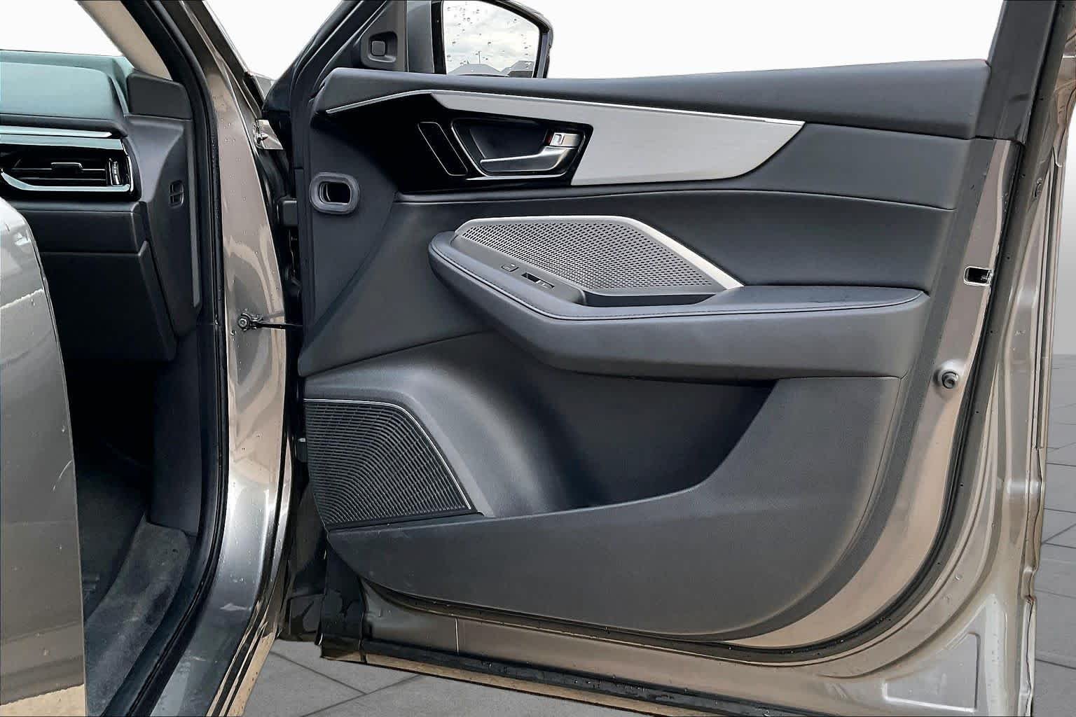 Used 2024 Liquid Carbon Metallic Acura  image 21