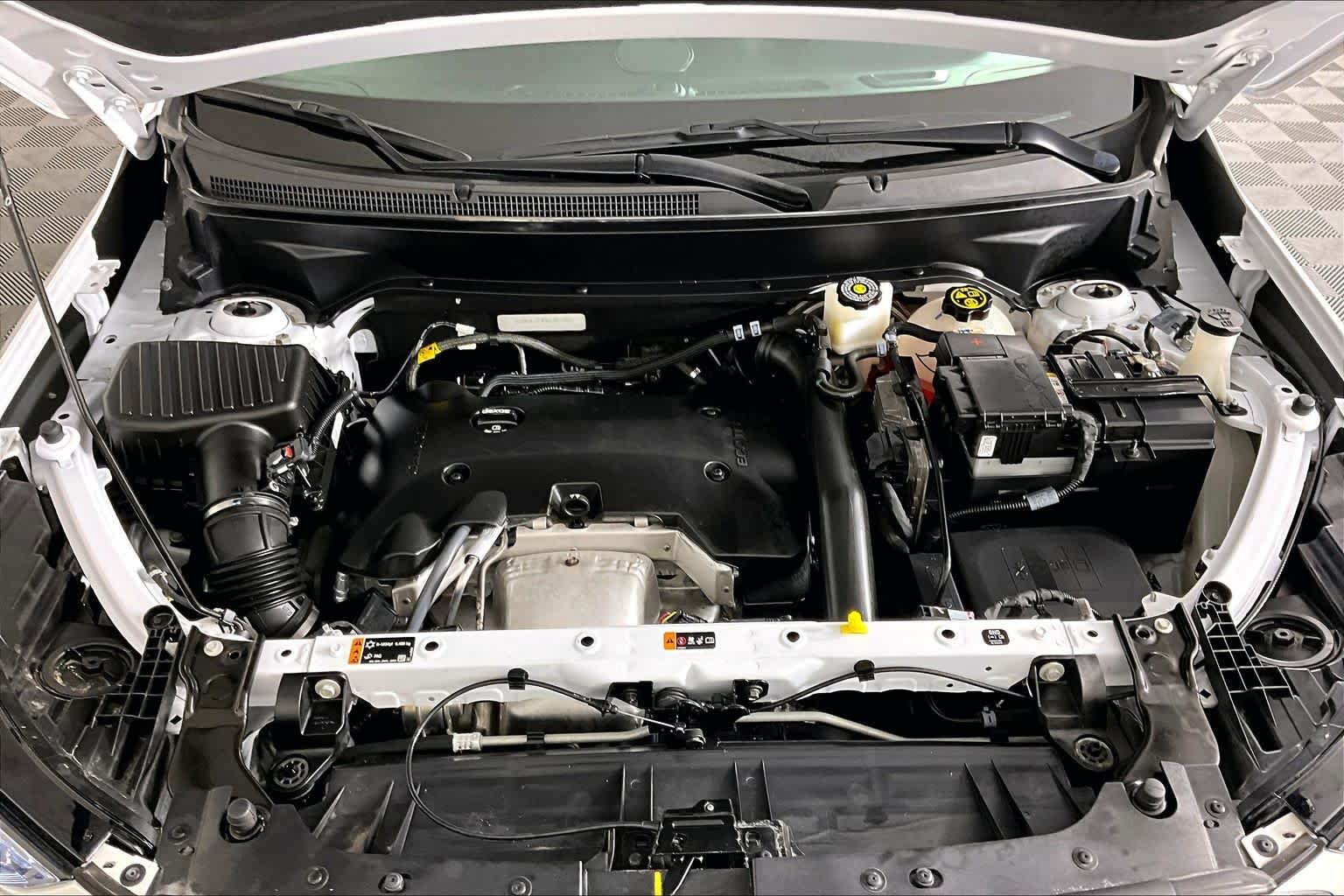 Used 2020 WHITE FROST TRICOAT GMC Denali image 30