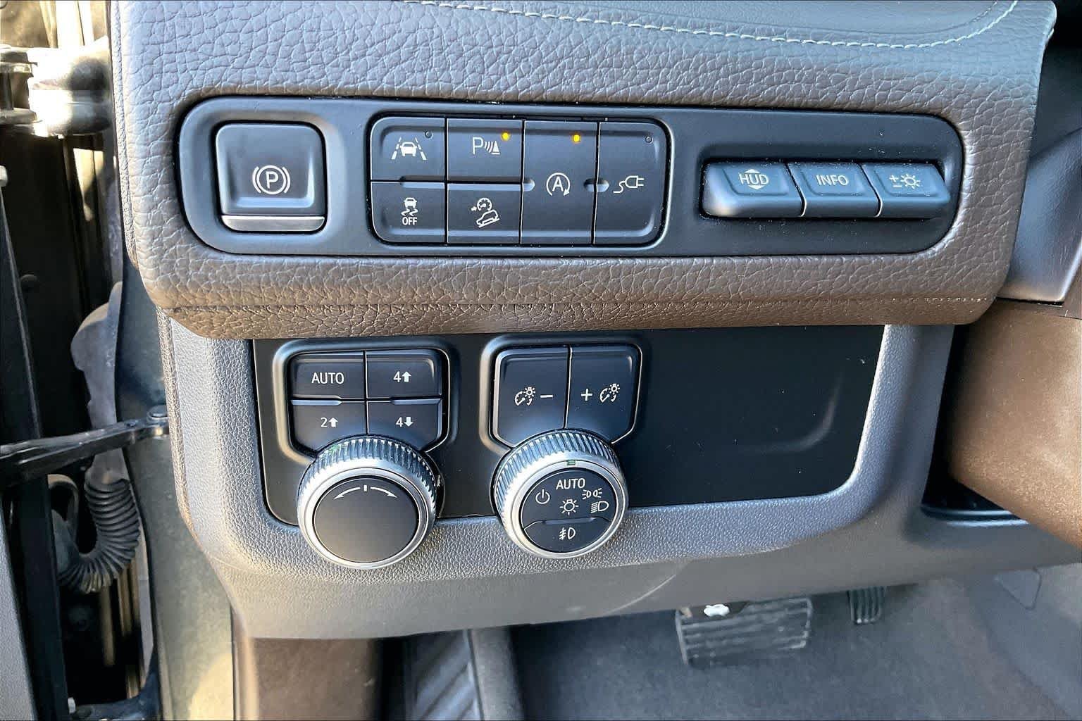 2021 GMC Yukon Denali - Photo 42
