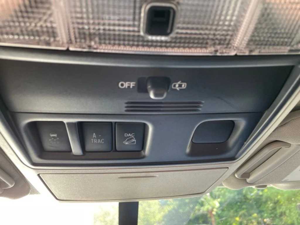 Used 2017 Blue Toyota SR5 image 19
