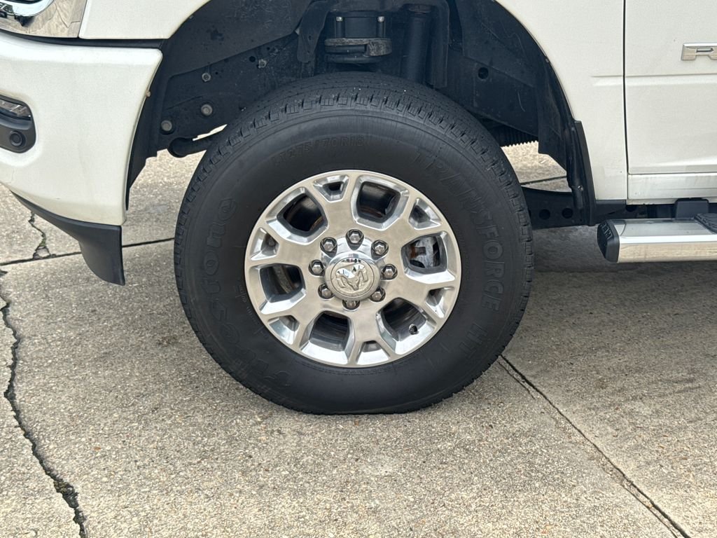 Used 2024 White Ram Laramie image 33