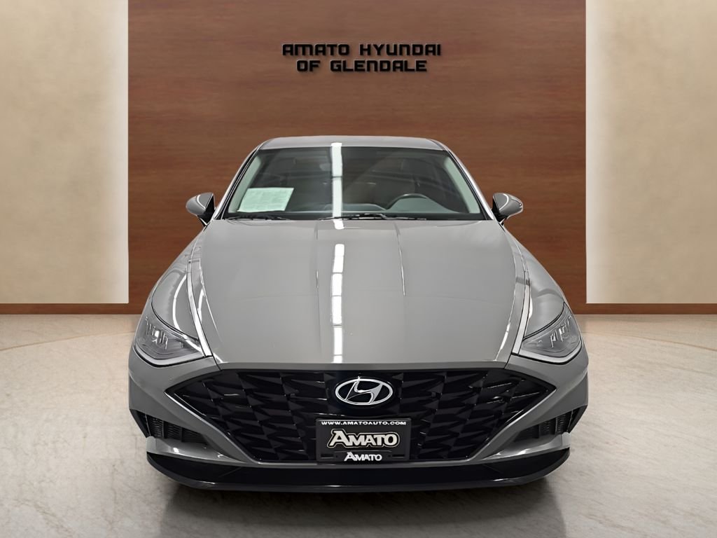 Used 2023 Gray Hyundai SEL image 9
