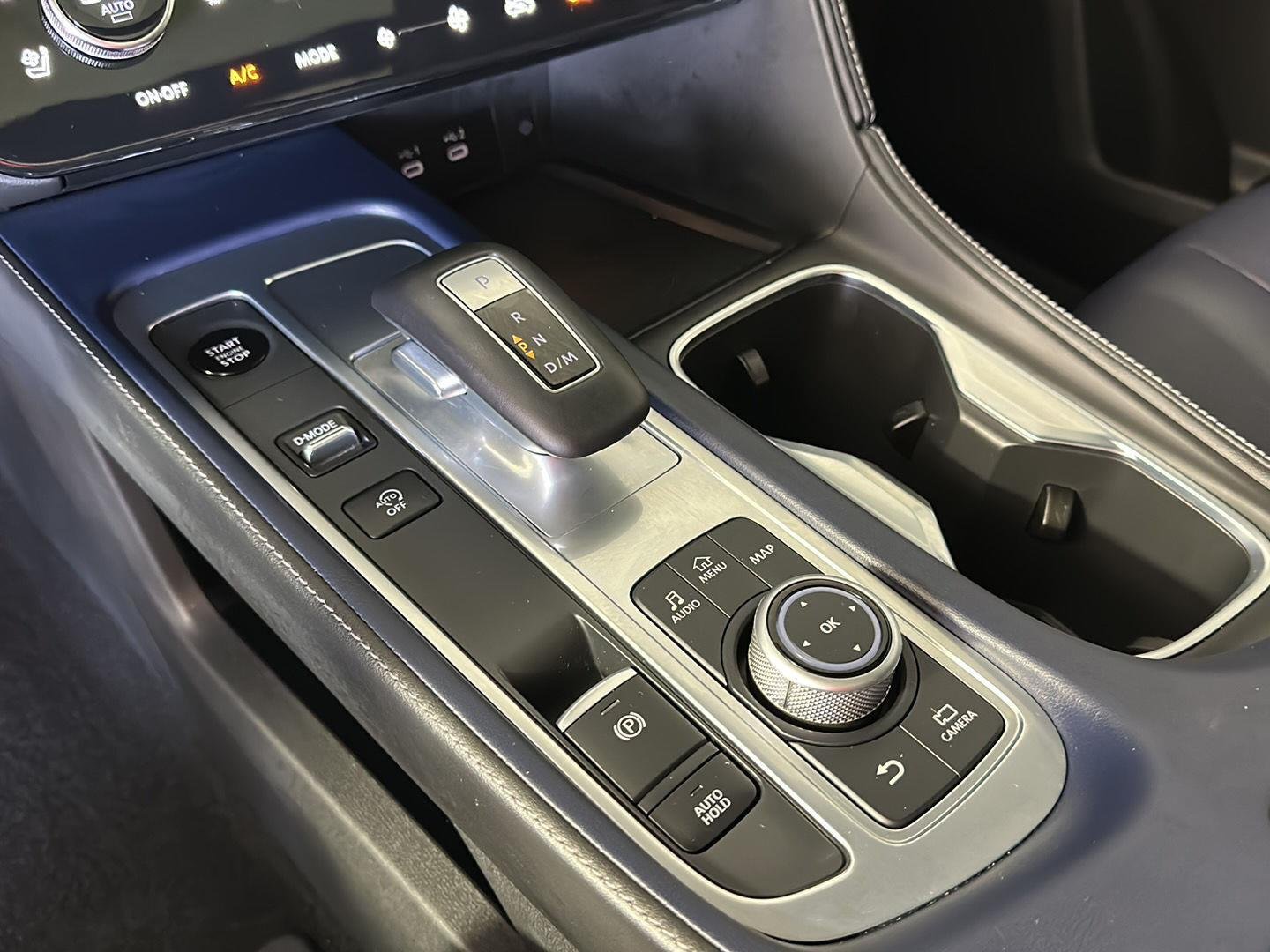 Used 2026 Radiant White/Black Obsidian INFINITI SPORT image 30