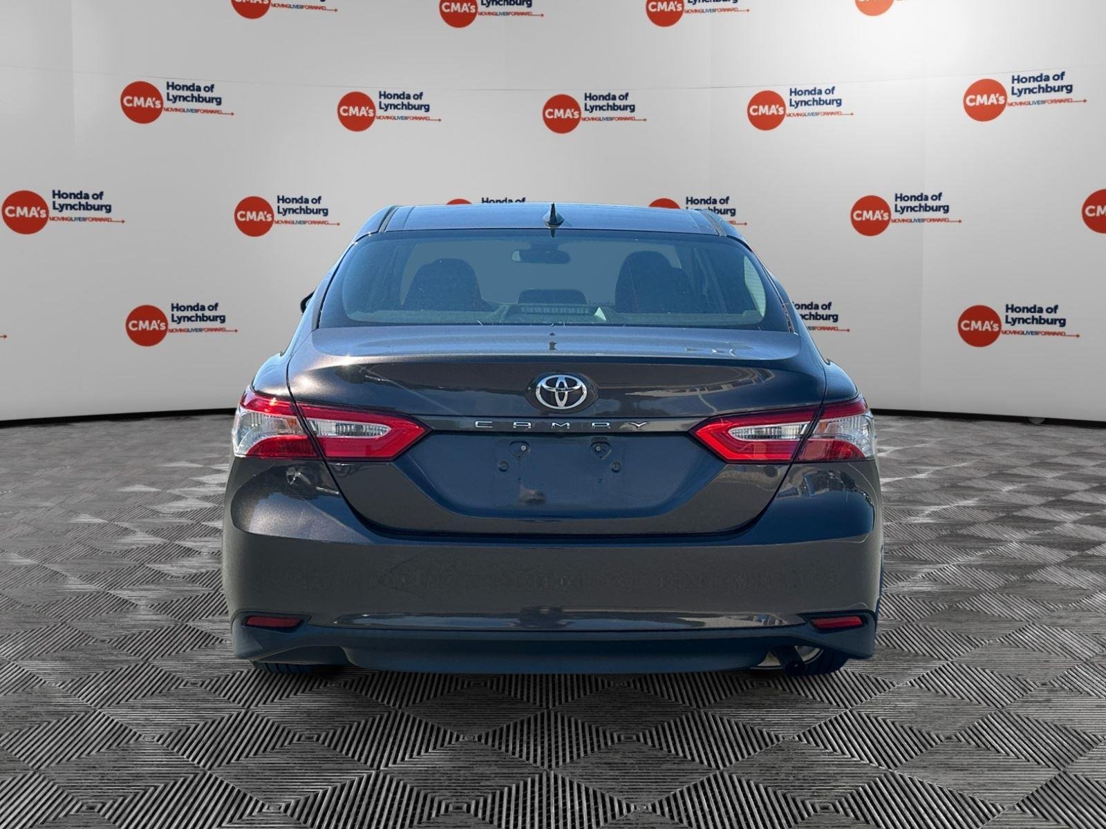 Used 2020 GREEN TOYOTA LE image 4