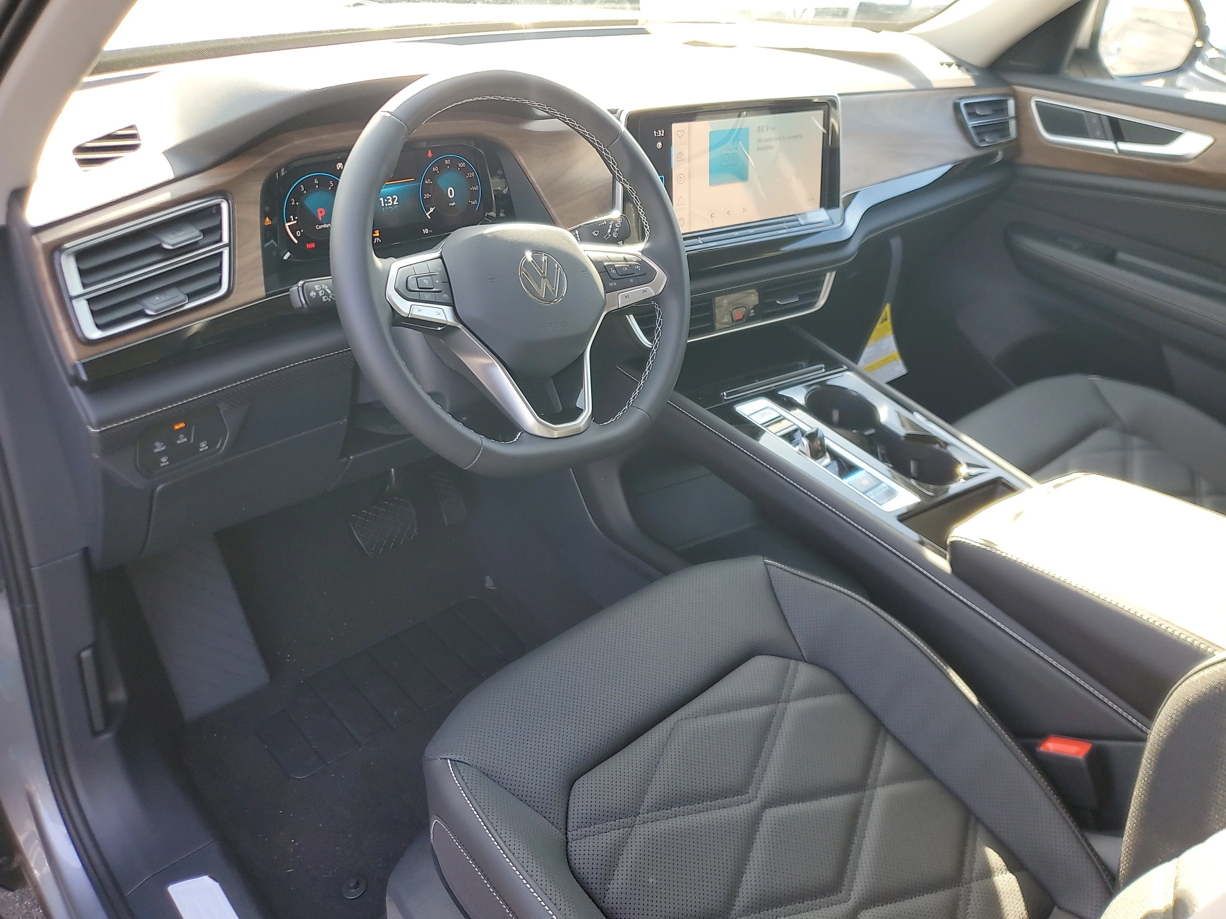 New 2026 Silver Volkswagen 2.0T SE w/Technology image 17