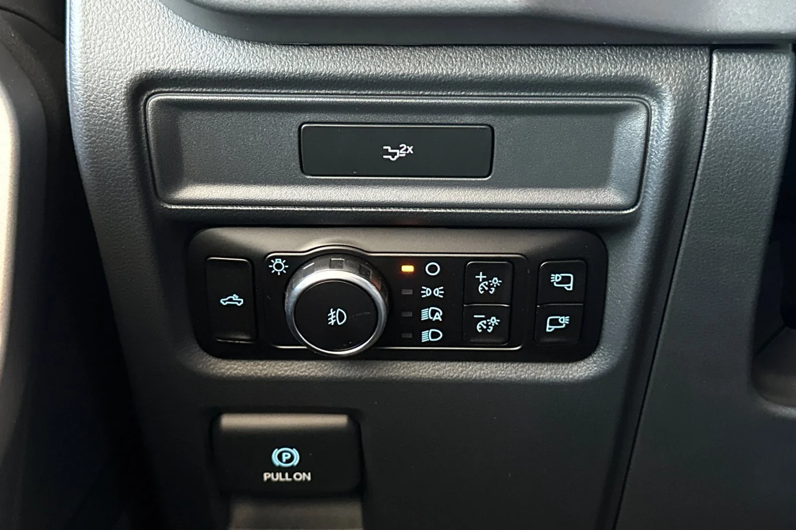 New 2026 Agate Black Metallic Ford XLT image 26