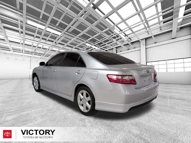 Used 2009 Silver Toyota SE image 6