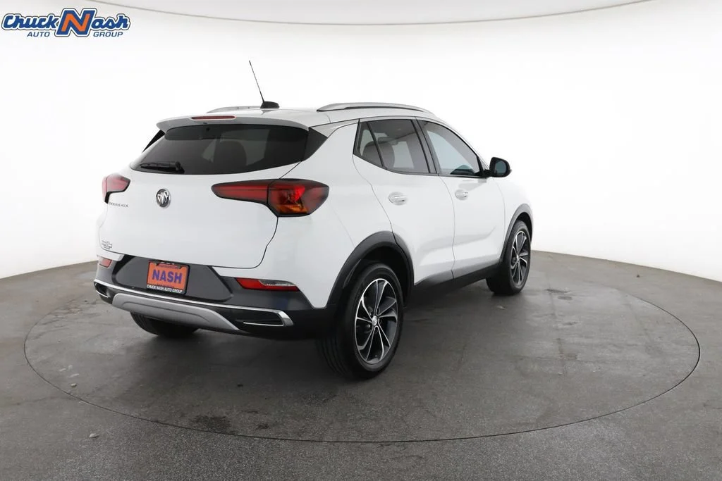 Used 2022 SUMMIT WHITE Buick Essence image 12
