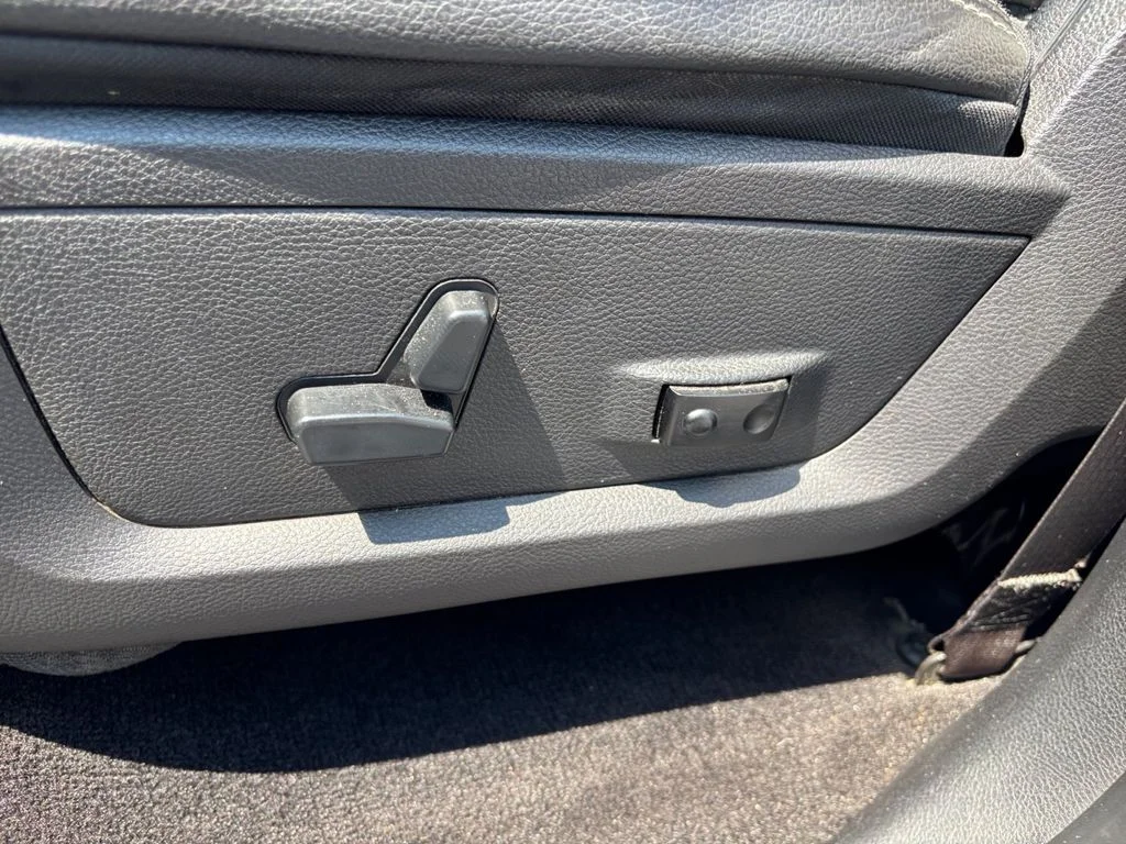 Used 2016 Blue Ram Sport image 30