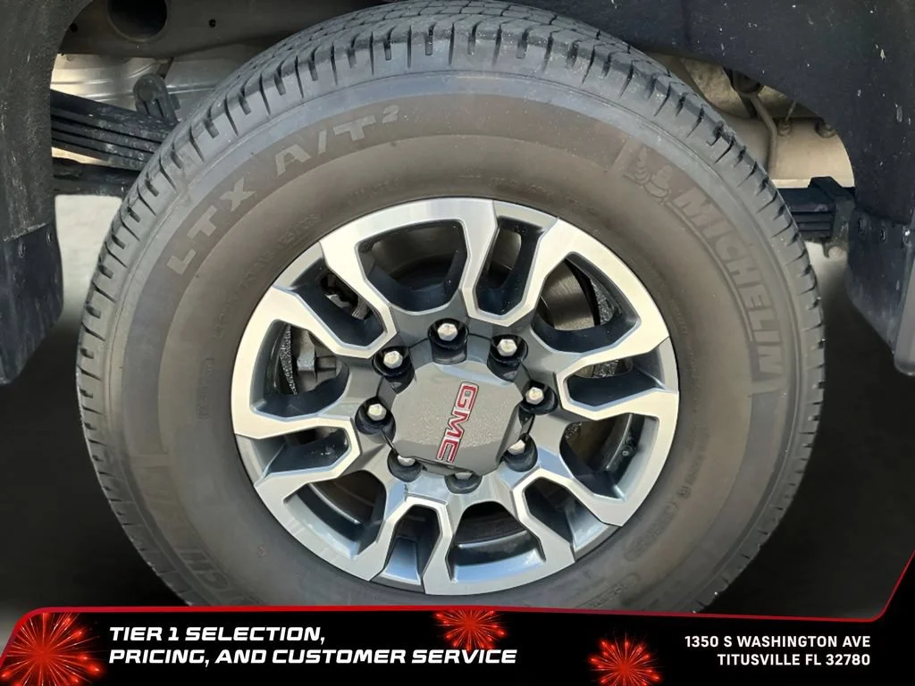 Certified Used 2024 Onyx Black GMC SLT image 35