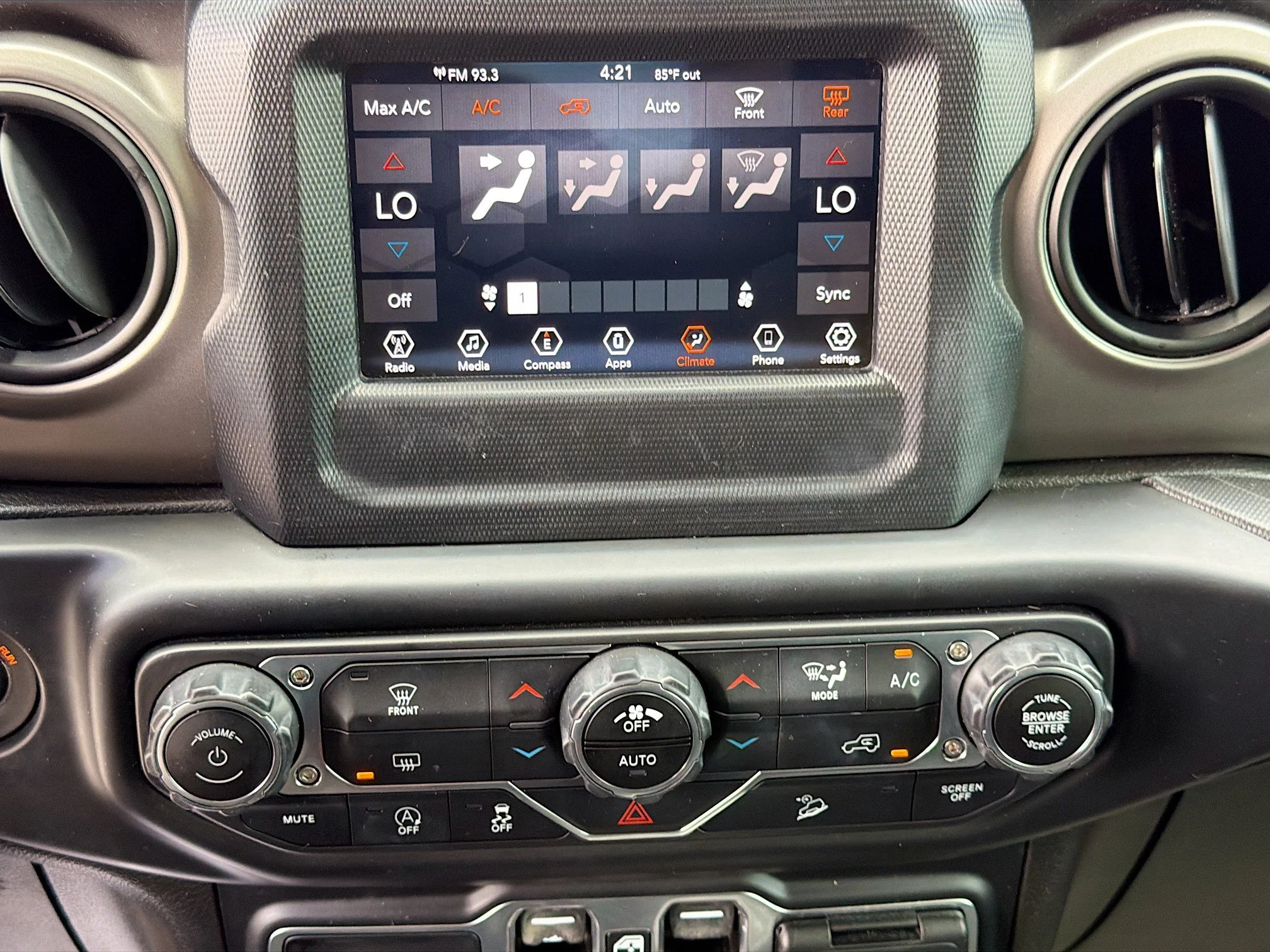 Used 2019 Black Clearcoat Jeep Sport S image 32