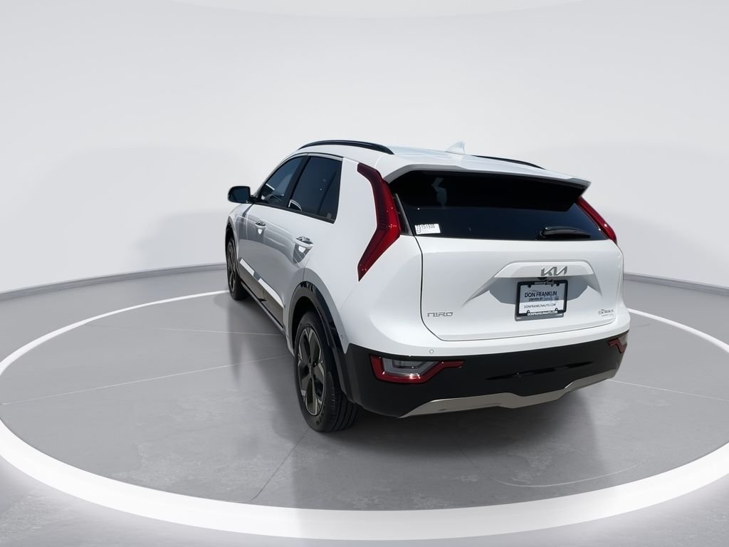 New 2026 White Kia Wave image 6