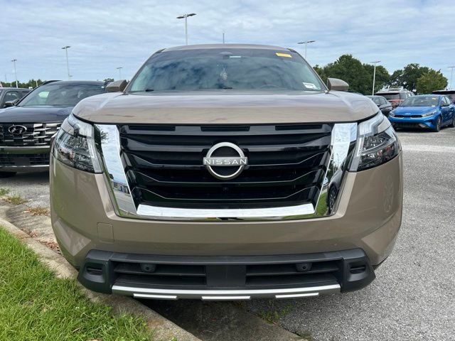 Used 2023 Beige Nissan Platinum image 2