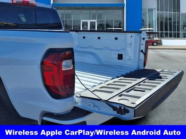 Used 2026 White GMC AT4 image 28