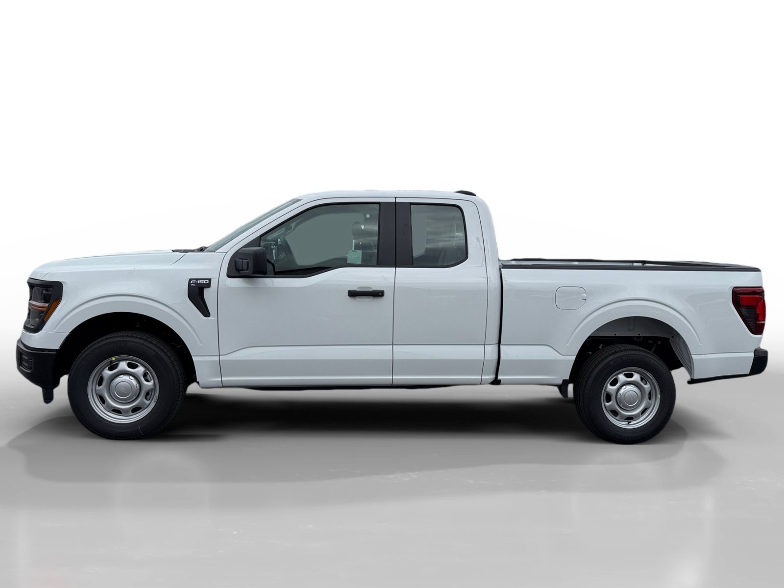 New 2026 Oxford White Ford XL image 2