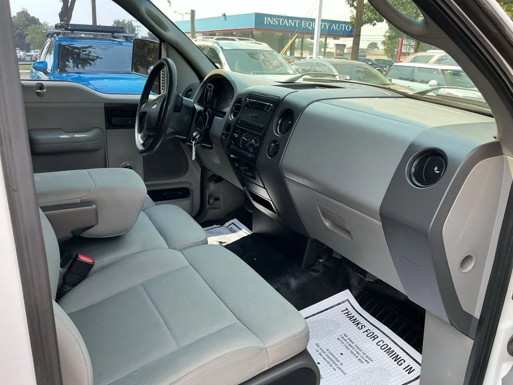 Used 2007 White Ford XL image 24