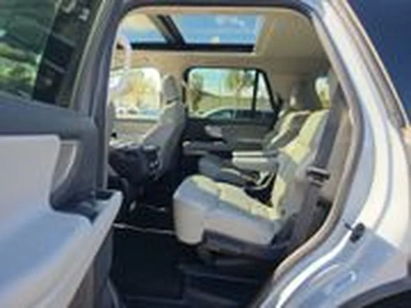 Used 2025 Glacier Gray Metallic TriCoat Ford Active image 7