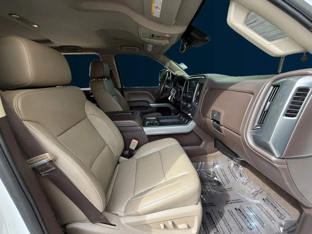 Used 2017 White Chevrolet LTZ image 17