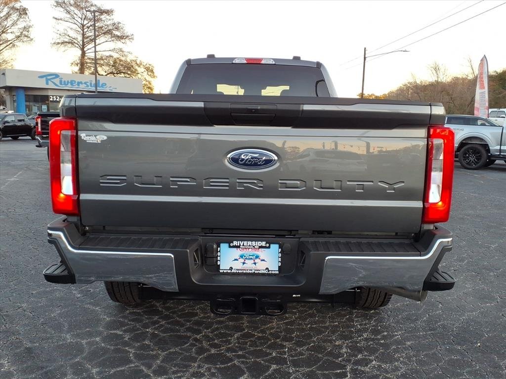 New 2026 Carbonized Gray Metallic Ford F-250® XLT image 4