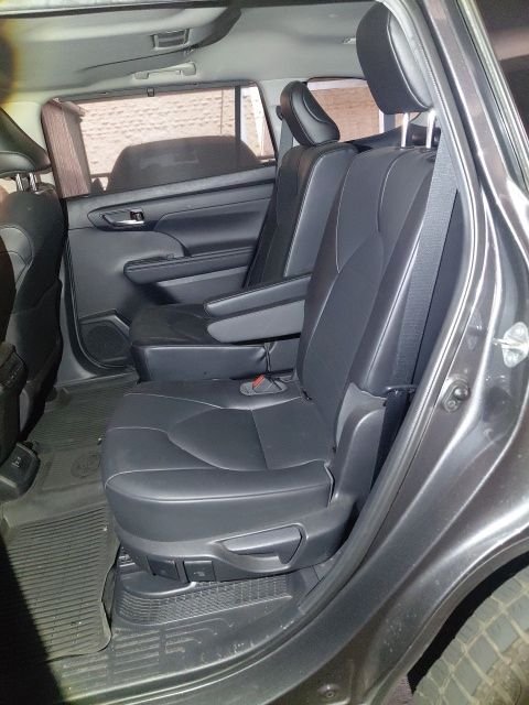 Used 2021 Gray Toyota XLE image 6
