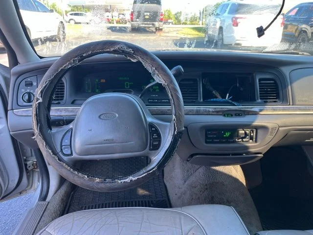 Used 2000  Ford LX image 14