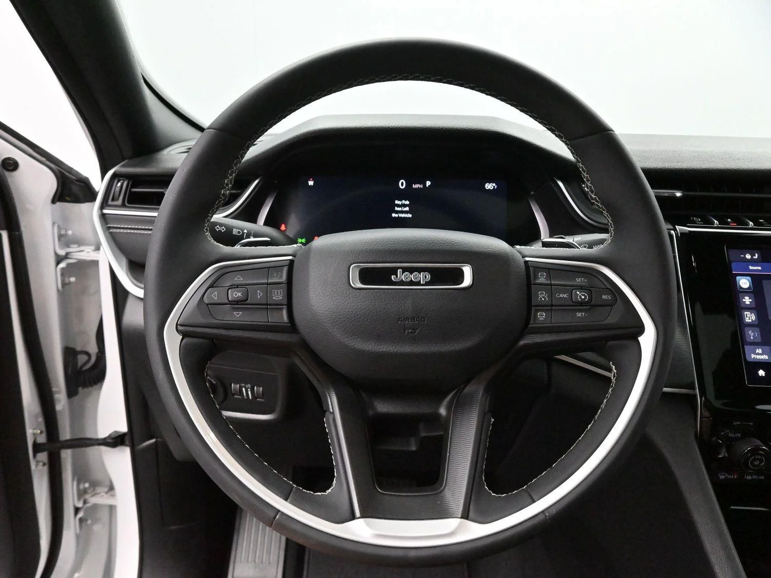 Used 2023 White Jeep Altitude image 14