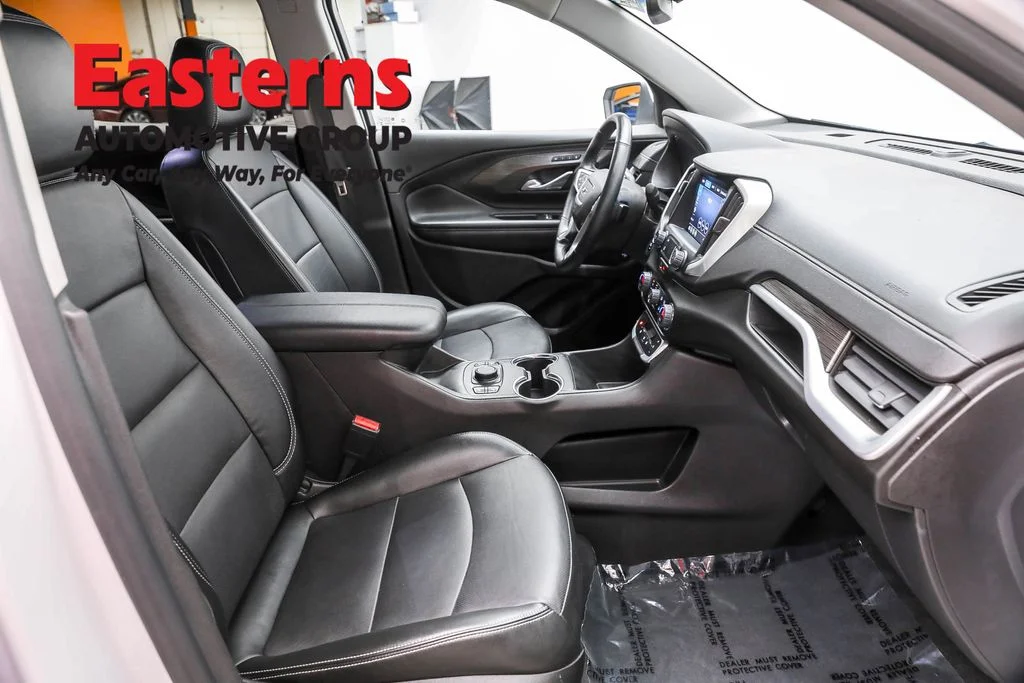 Used 2024 White GMC SLT image 24