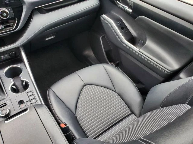 Certified Used 2025  Toyota XSE image 52