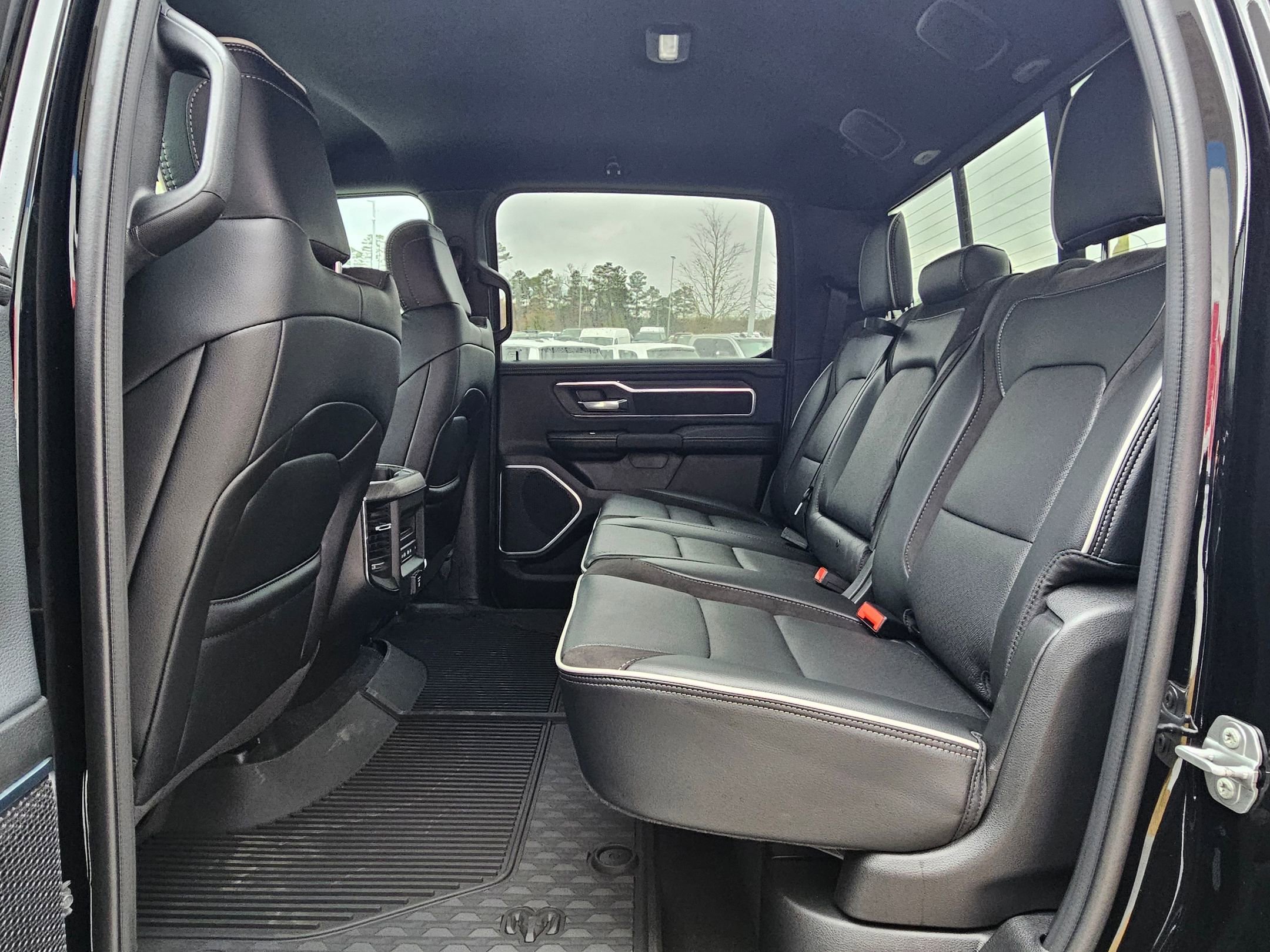 New 2026 Diamond Black Crystal Pearl-Coat Exterior Paint RAM Laramie image 22