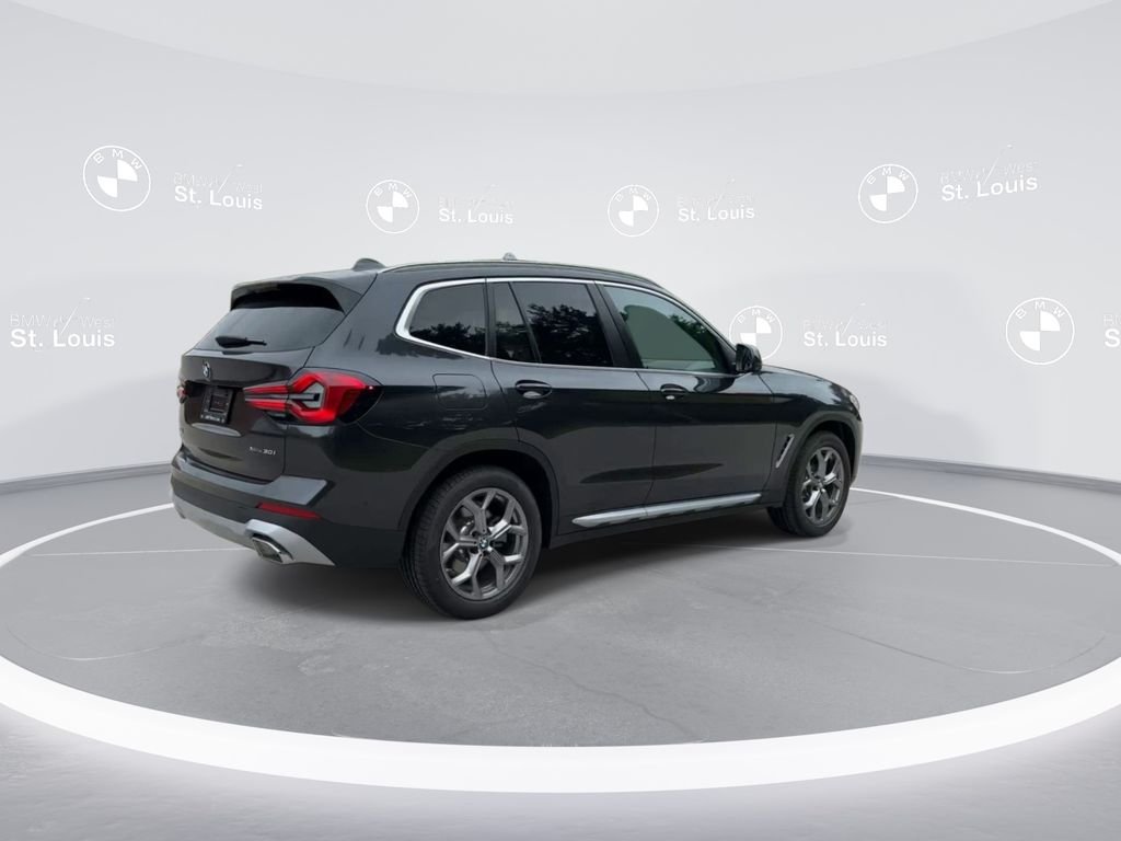 Used 2024 Gray BMW xDrive30i image 25