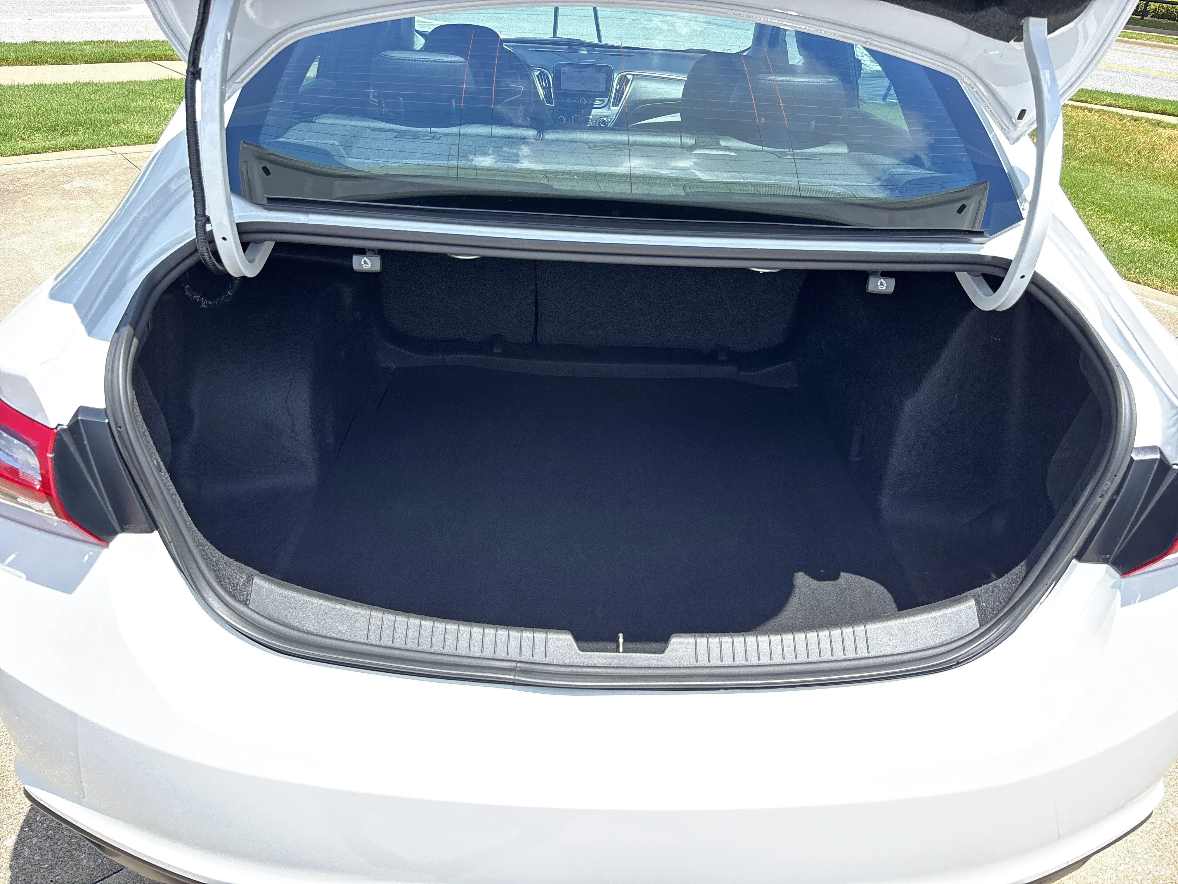 Used 2023 Summit White Chevrolet LT image 8