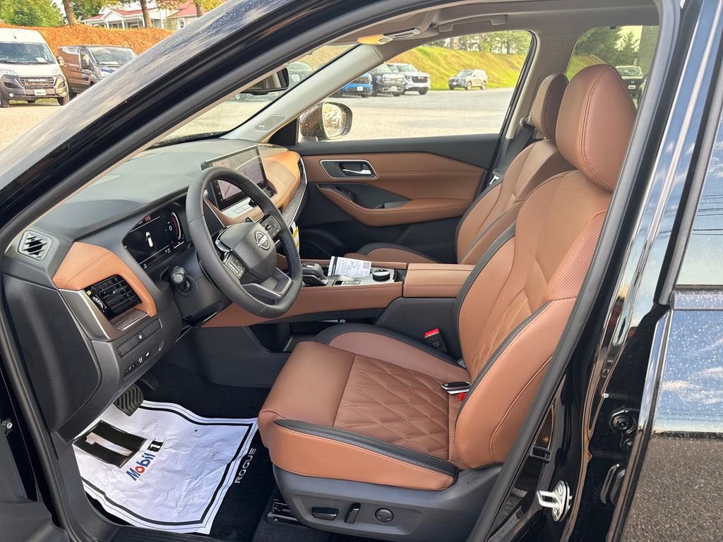 New 2026 Black Nissan Platinum image 10