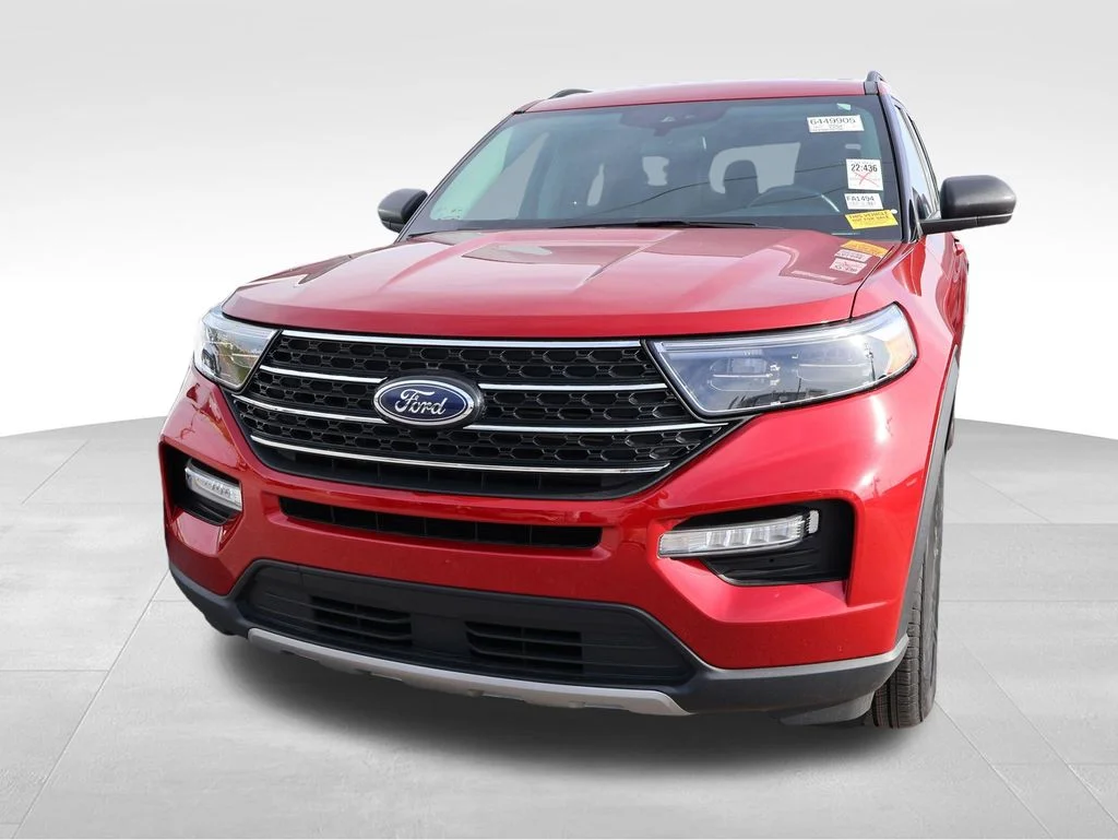 Certified Used 2022 Red Metallic Ford XLT image 4