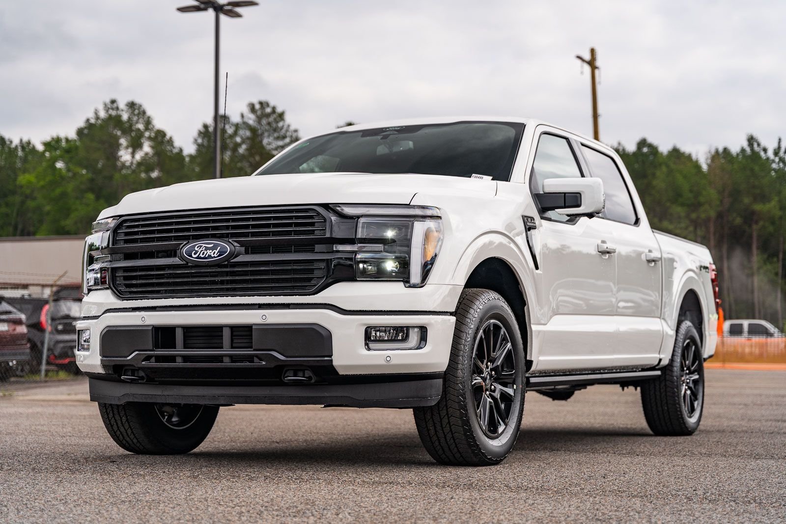 New 2026 Star White Metallic Tri-Coat Ford Platinum® image 2